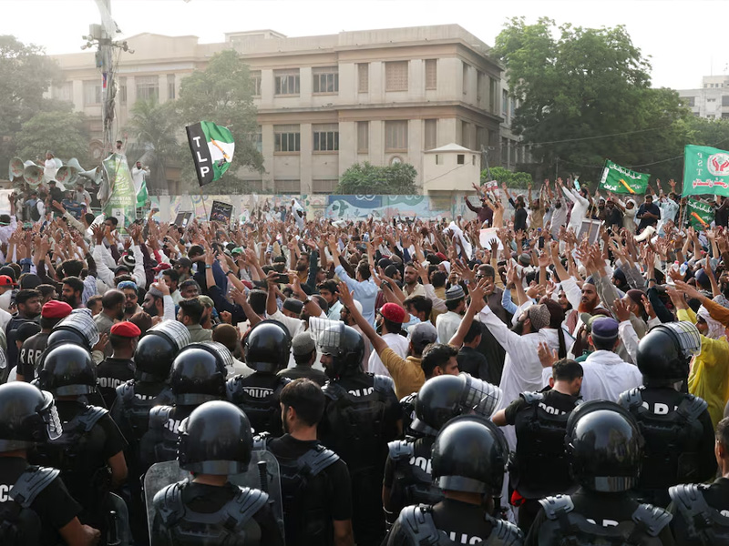 Pakistan Army Crackdown On Islamist Groups Cuts Blasphemy Cases By Two-Thirds